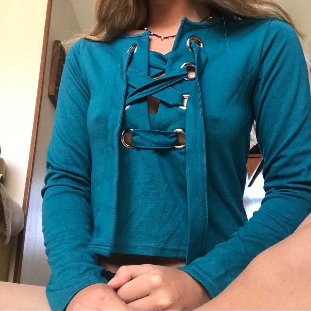 Rue21 long sleeve lace up chest